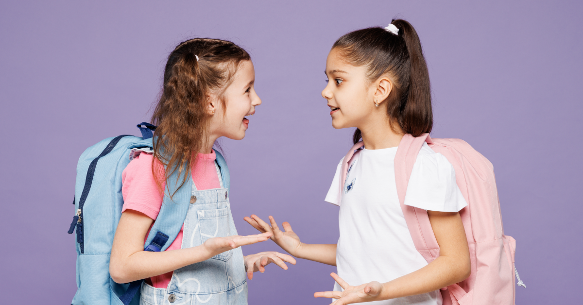 Niñas de primaria practican trabalenguas jugando