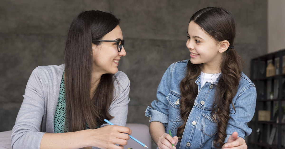 En qué se basa un modelo educativo constructivista-humanista?